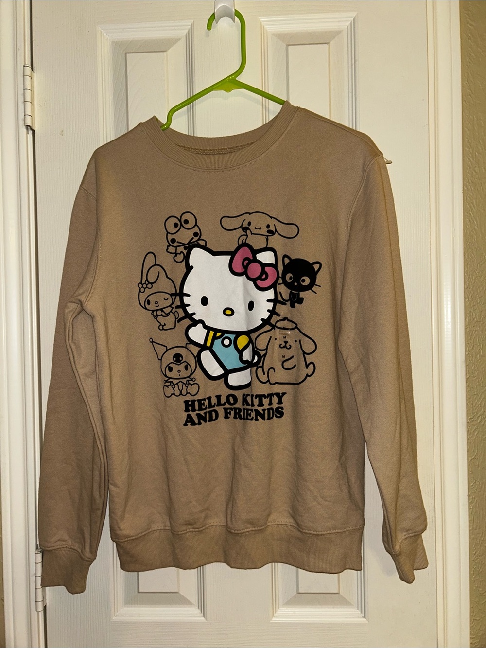 NWOT Hello Kitty and Friends Crewneck Sweatshirt Ladies Size Medium